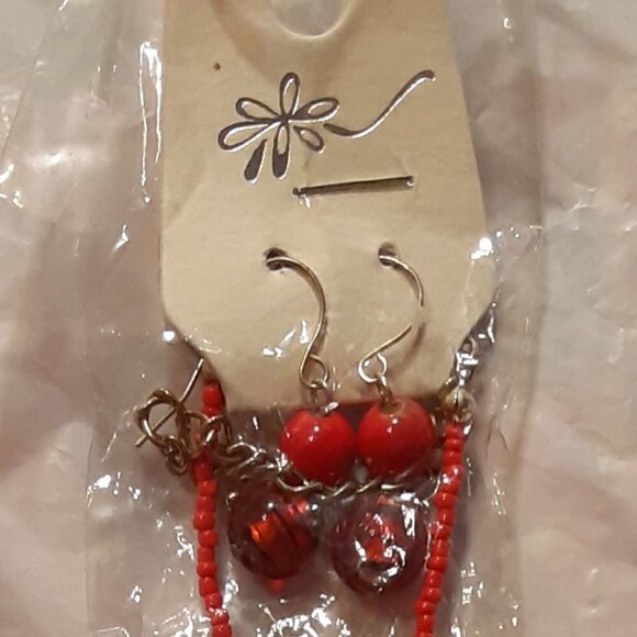 Red Beaded Necklace and Earring Set NEW - Picture 2 of 3